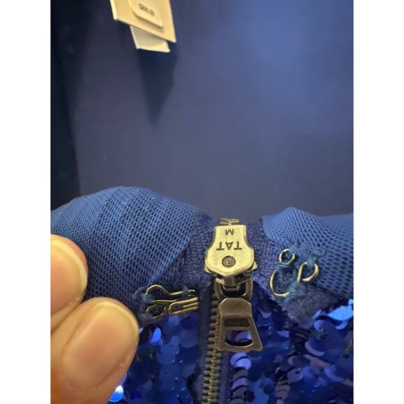 Alice + Olivia Jae Ultramarine Blue Sequin Bell Sleeve Gown Size 6 NWT - Picture 11 of 16